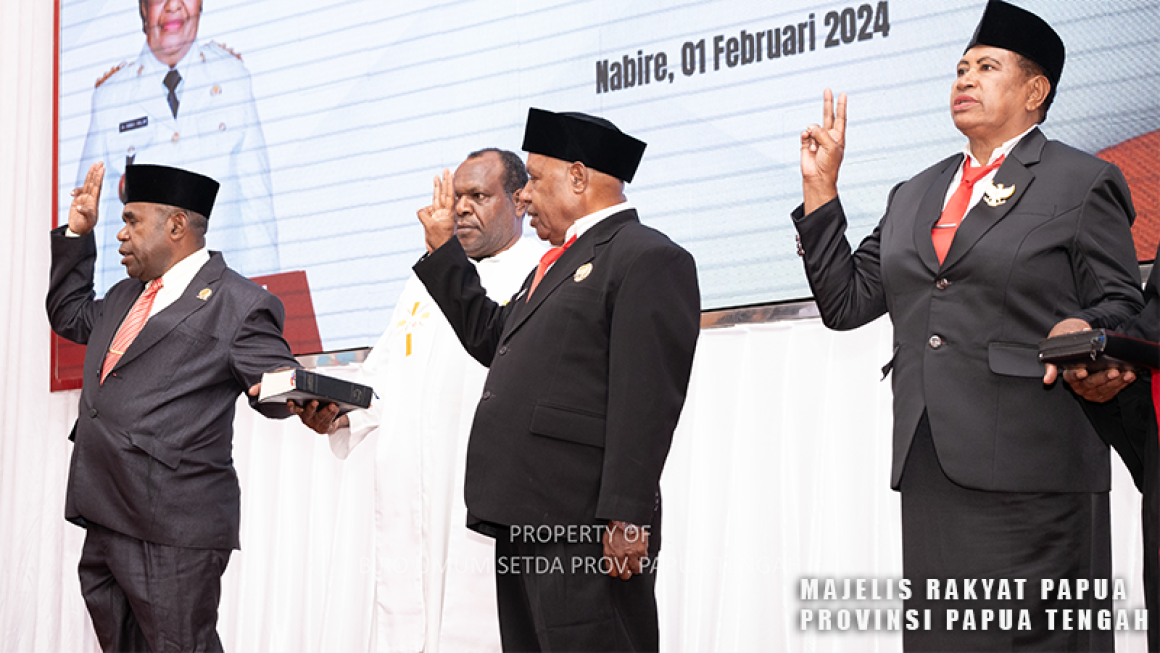 Pengambilan Sumpah dan Janji Pimpinan MRP Provinsi Papua Tengah Oleh Penjabat Gubernur